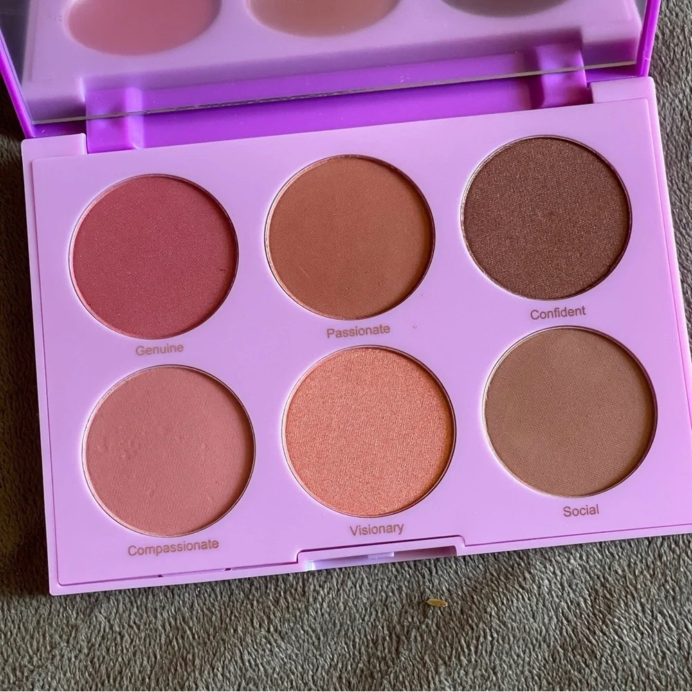 *NIB* 4 for 16$ REALHER You Are Brilliant Pro Blush Palette .66oz